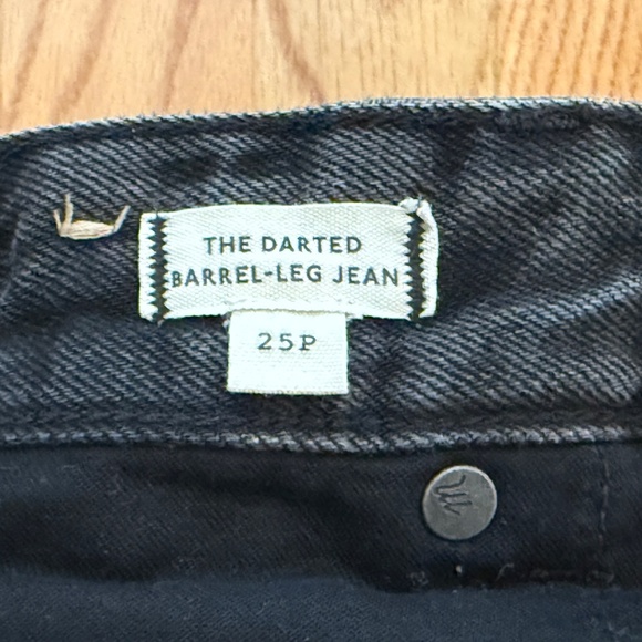 Madewell Darted Barrel-Leg Jean 25P in Olenda Wash (black) - Picture 4 of 4